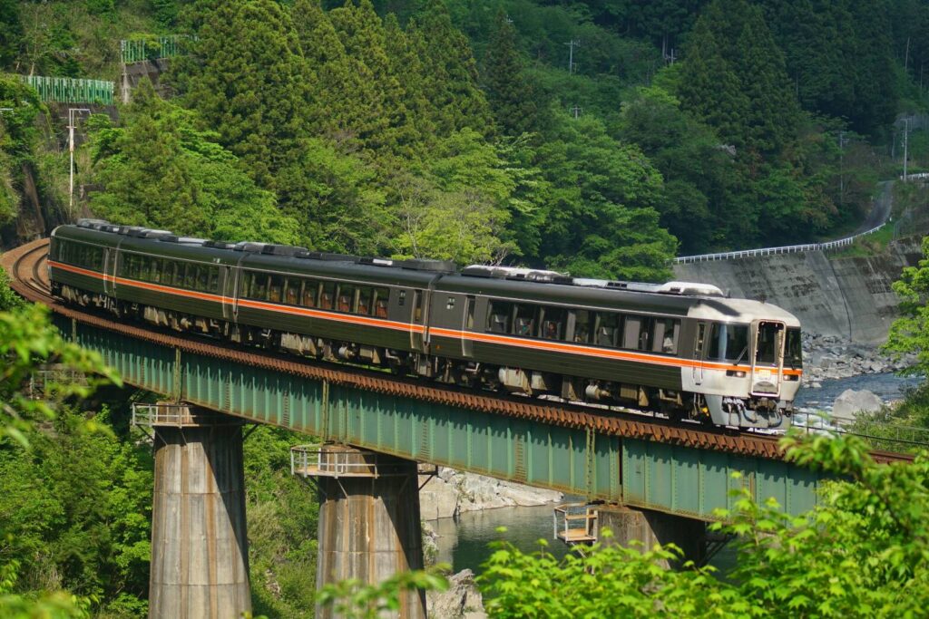 名古屋地区から下呂温泉・飛騨高山へは<br>【飛騨路フリーきっぷ】が便利でお得！